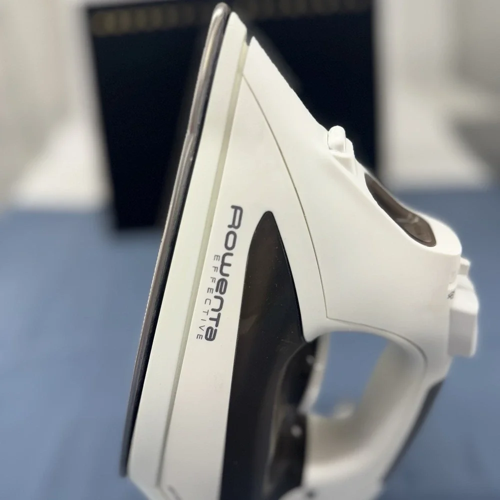 Rowenta DW 1070 Electric Iron- Comfort Steam, Cord Reel 1500W FAST SHIP